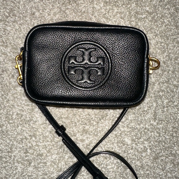 Tory Burch Handbags - Tory Burch Black Pebbled Leather Crossbody